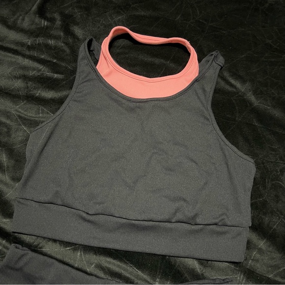 Colorblock Criss Cross Top & Cut Out Biker Shorts (Large) - Picture 4 of 10